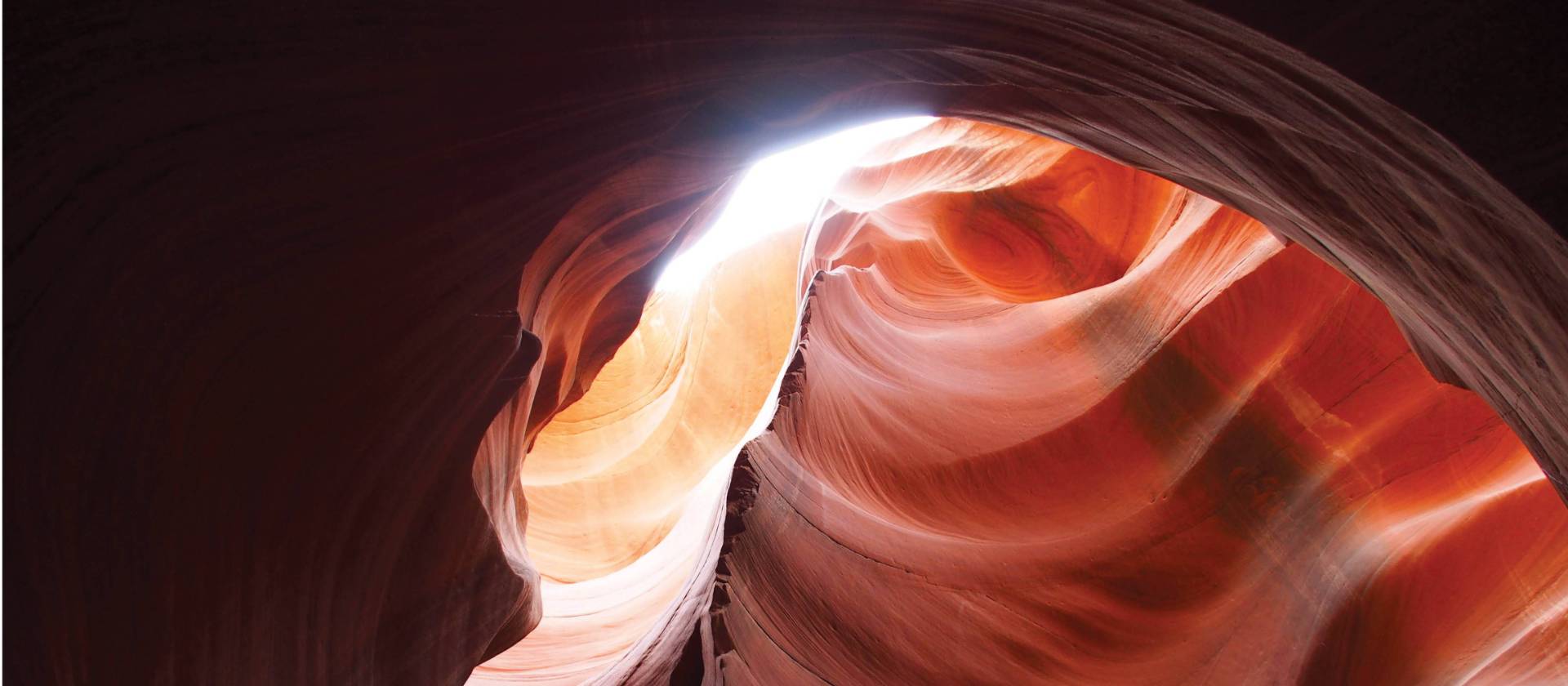 Vibrant colours hiking through Antelope Canyon | Jake Hutchins