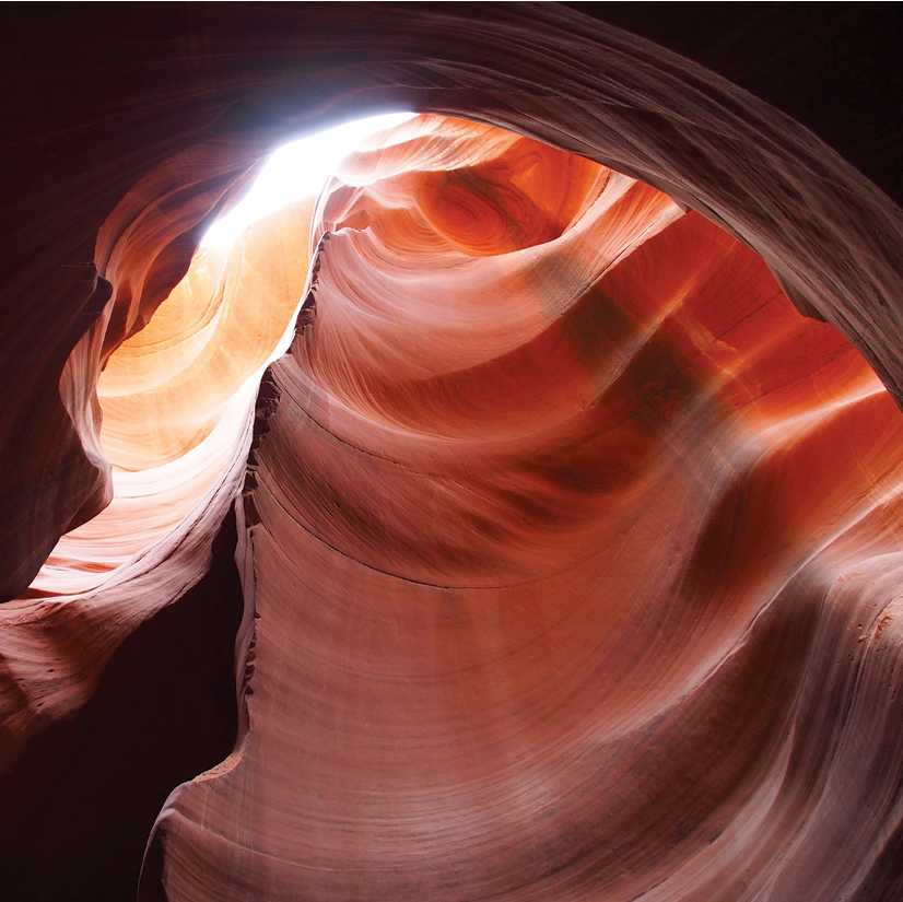 Vibrant colours hiking through Antelope Canyon | Jake Hutchins