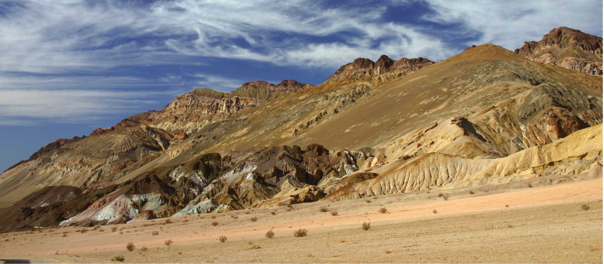 Barren landscape of California's Death Valley

 | Lynne Challinor