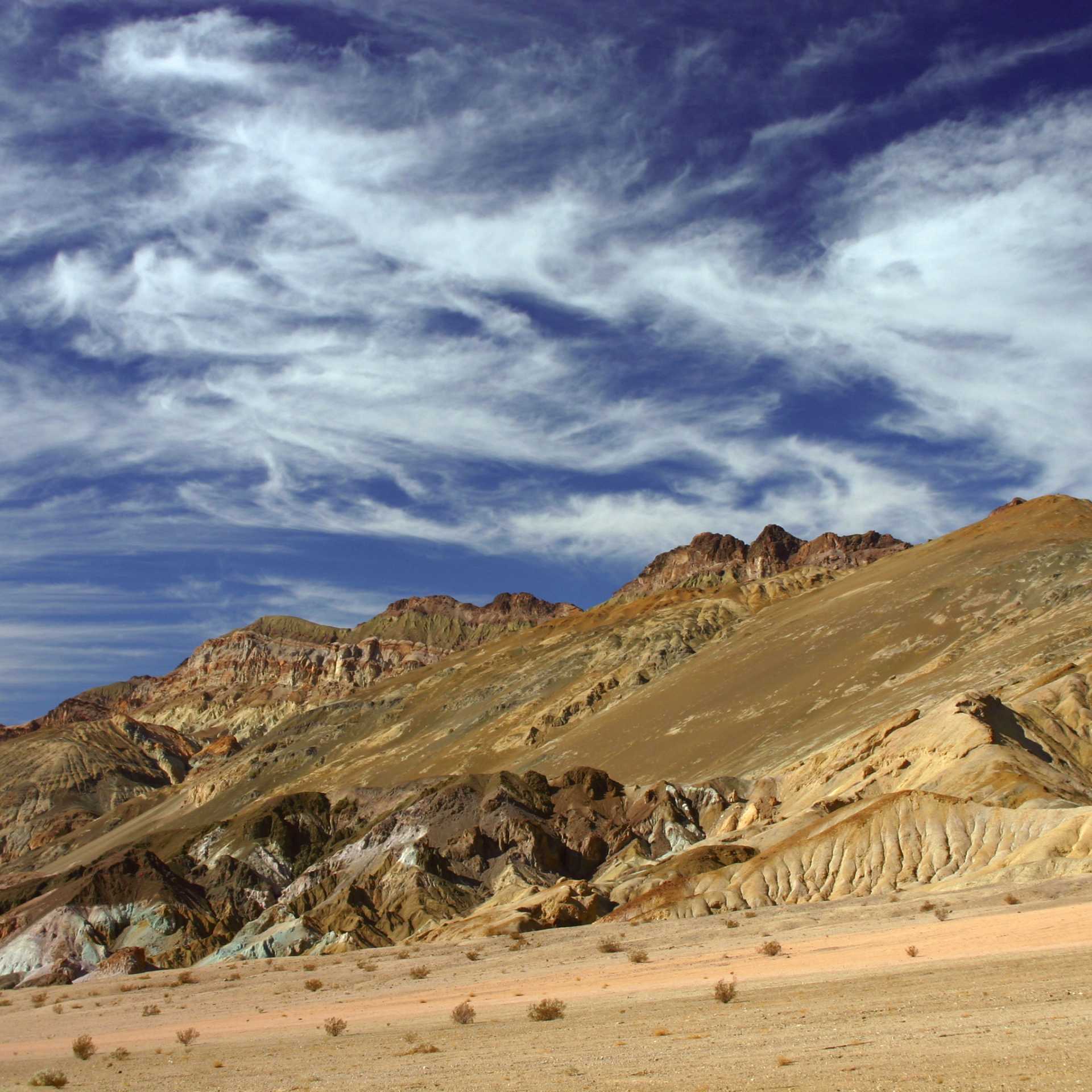 Barren landscape of California's Death Valley

 | Lynne Challinor