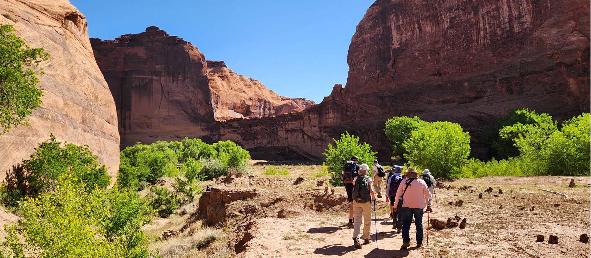 Exploring Canyon de Chelly with a Navajo guide