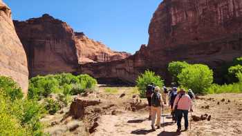 Exploring Canyon de Chelly with a Navajo guide