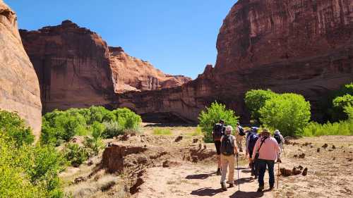 Exploring Canyon de Chelly with a Navajo guide
