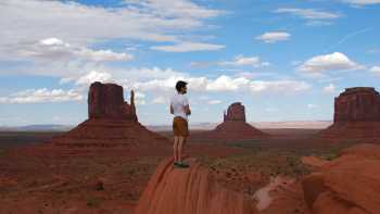 Enjoying the view in Monument Valley | Tanya Cross